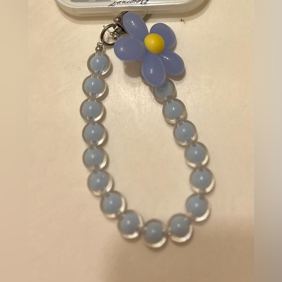 iPhone 11 ProMax Clear Blue Flower Prints W/ Matching Wrislet Chain - Picture 6 of 6